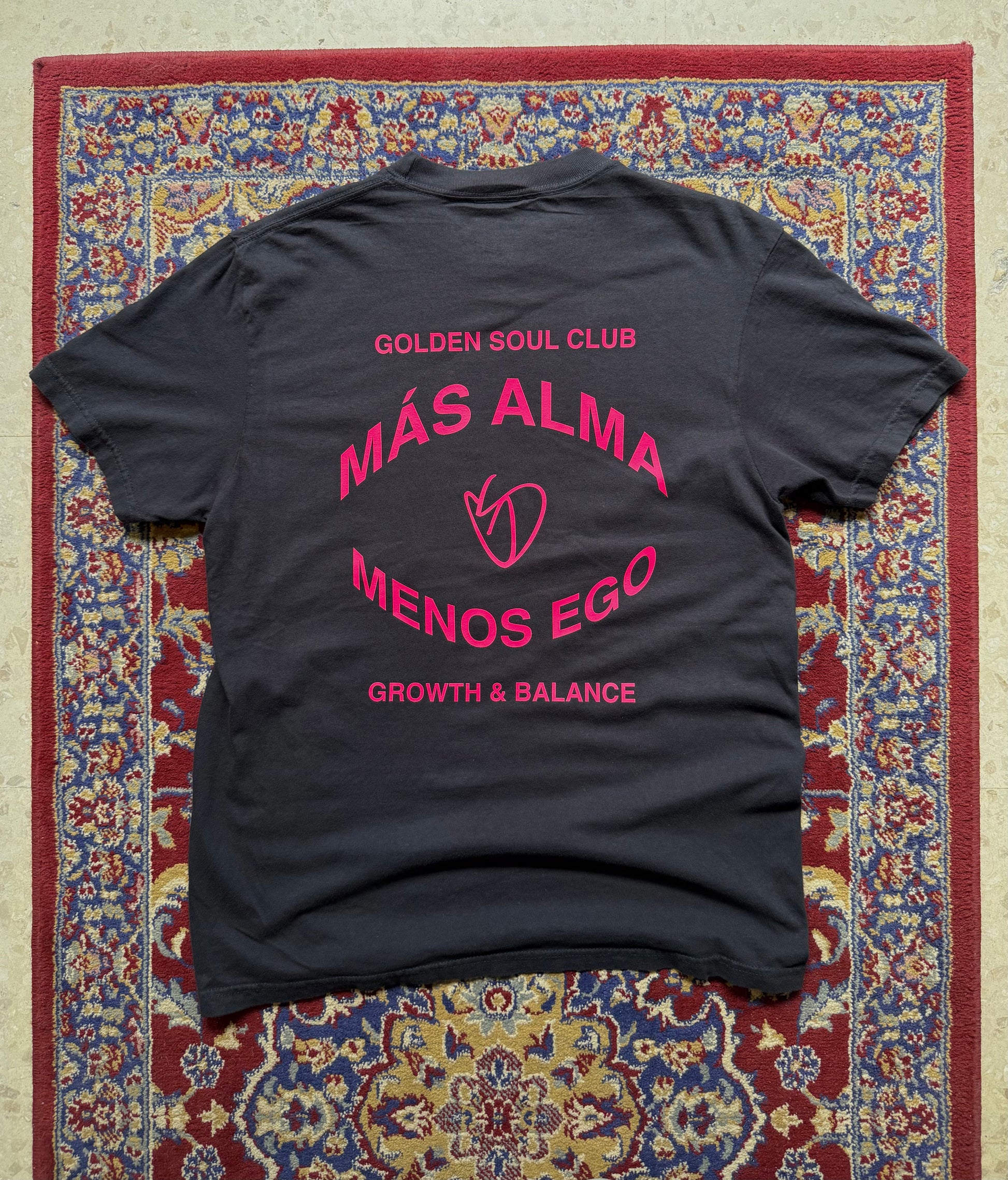 Más Alma > Menos Ego Tee